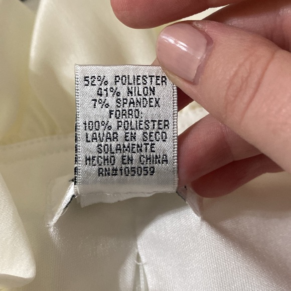 XSCAPE ivory ruffled special occasion top with rhinestone button buckle size 12 - Picture 15 of 15